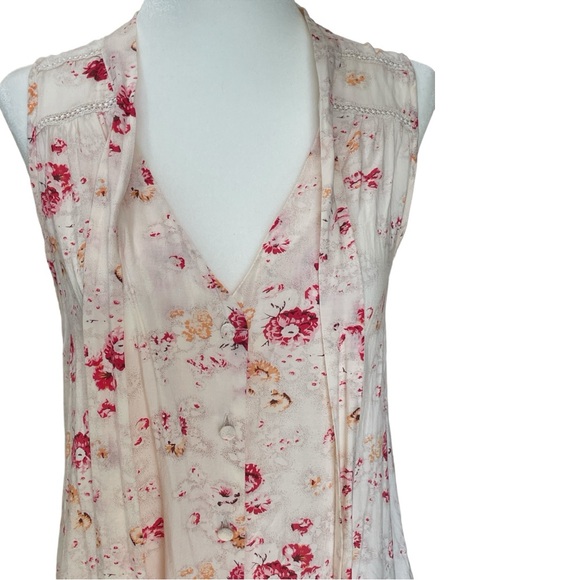 FREE PEOPLE SLEEVELESS FLORAL TOP. Lightweight. Mandarin collar with sashes. XS - Picture 3 of 13
